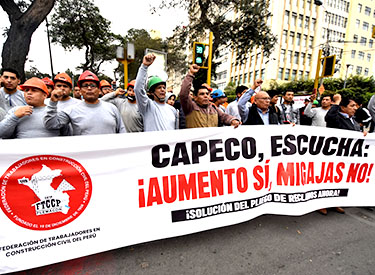 Obreros de construcción protestaron exigiendo aumento salarial a Capeco